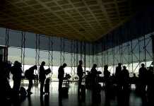 Ja eller nej till inreseförbud ikväll