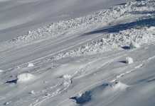 Över fyrahundra personer isolerade efter snöskred