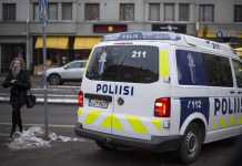 Poliser anklagas för tjänstebrott under Elokapinas demonstration 2020 Sju poliser åtalas för tjänstebrott och misshandel under Elokapinas demonstration på Kajsaniemigatan i oktober 2020.