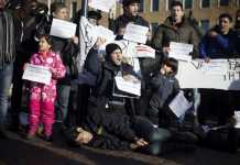 Migri träffar demonstrerande asylsökande