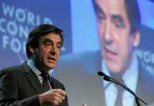 François Fillon kör hårt