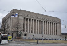 Ingen klar segrare i riksdagsvalet – Centern den stora förloraren