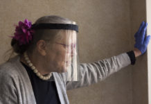 Vi är gamla grannar men nya vänner Coronaskydd