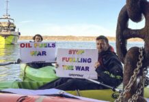 Aktivister hindrar ryskt oljetankfartyg från att ta i land i Norge