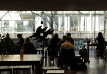 ”Risk för att utbildning kan kosta i framtiden” – Samlingspartiets seger kommer påverka studerande