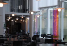 Flera intresserade av rektorstjänsten vid Soc&kom Matsalen i Svenska Social- och Kommunalhögskolan.