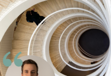 Kommentar: Ja regeringen, en studerandes dygn är faktiskt bara 24 timmar långt – hur dålig koll har ni egentligen? En spiraltrappa fotad uppifrån.