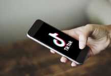 ”En fara för barn och unga” – riksdagsledamöter startar initiativ för att förbjuda Tiktok i Finland