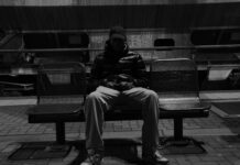 Ensamhet är ett växande problem bland studerande Ensamhet påverkar folk på olika sätt, men oftast negativt. Bild: Katleen Vanacker (Unsplash)